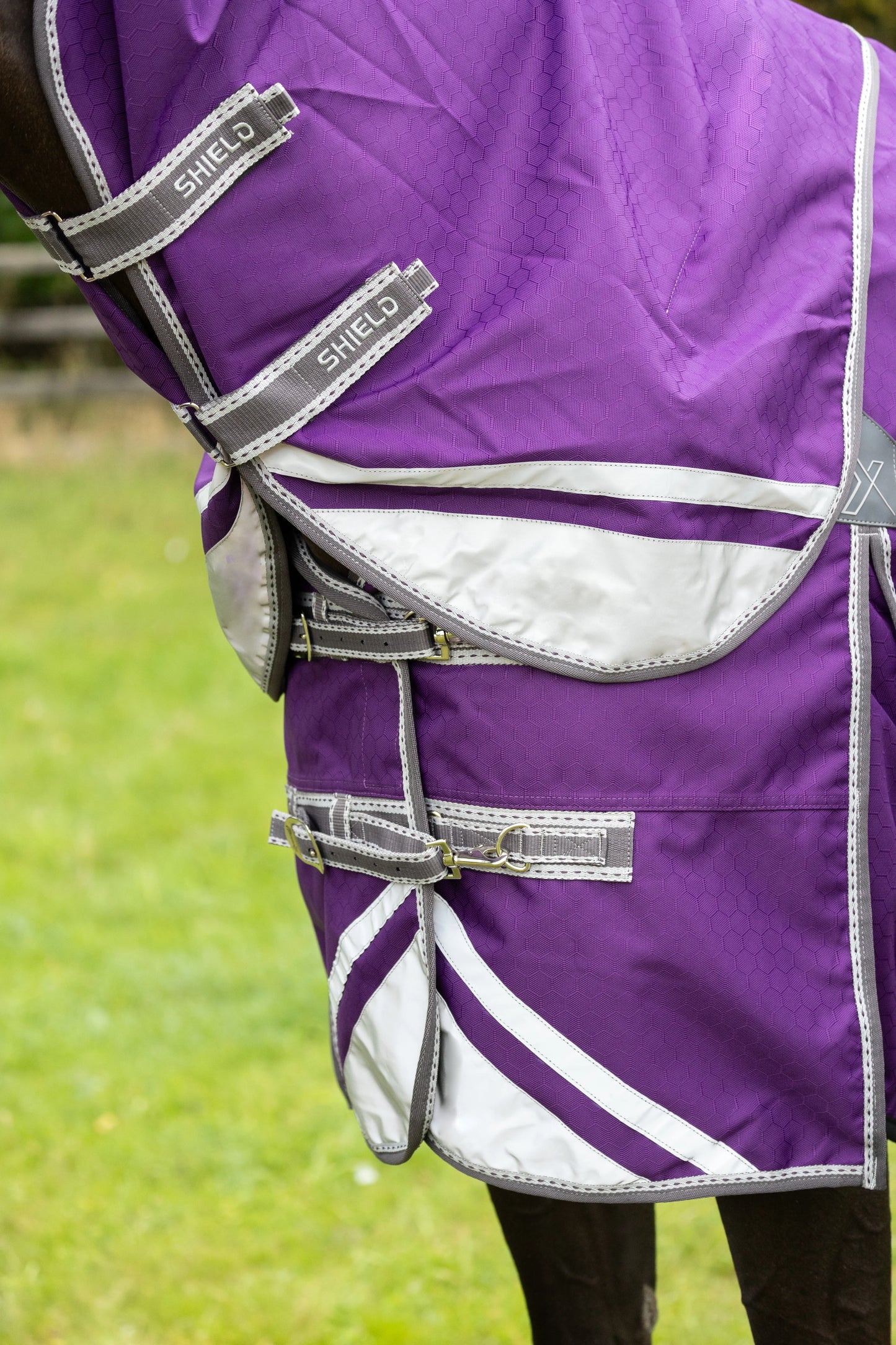 DefenceX Shield 0g Turnout Rug with Detachable Neck 1200 Denier