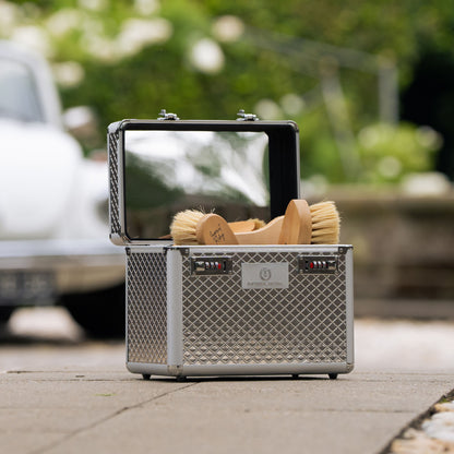 Imperial Riding IRHShiny Grooming Box – Silver